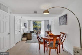 3401-3420 38th St NW in Washington, DC - Building Photo - Building Photo