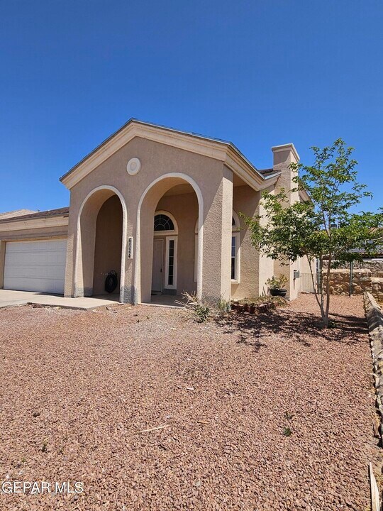6024 Palmdale St in El Paso, TX - Building Photo