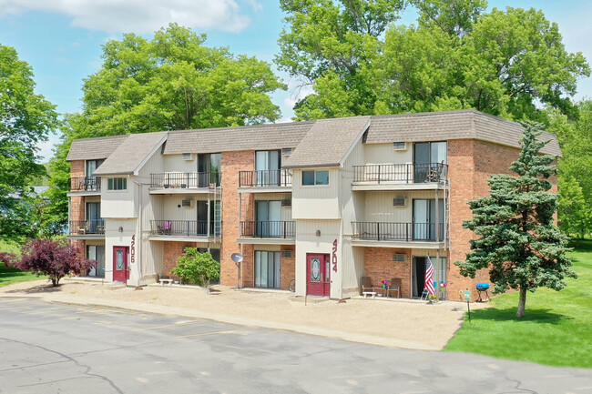 Chesterfield Village in Mount Vernon, IL - Building Photo - Building Photo