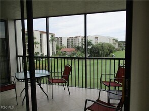 4160 Steamboat Bend E in Ft. Myers, FL - Building Photo - Building Photo