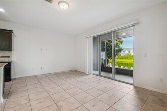 4925 White Sanderling Ct in Tampa, FL - Building Photo - Building Photo