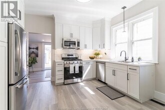 888 Langlois Ave in Windsor, ON - Building Photo - Building Photo