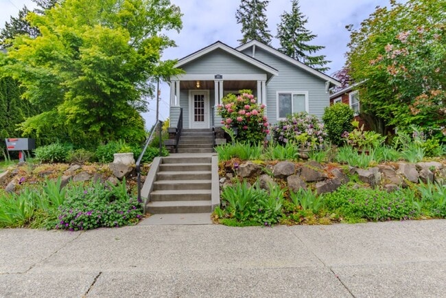 property at 9015 5th Ave NE