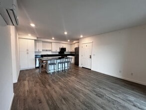 1404 Mauro Pietro Dr in Petaluma, CA - Building Photo - Building Photo