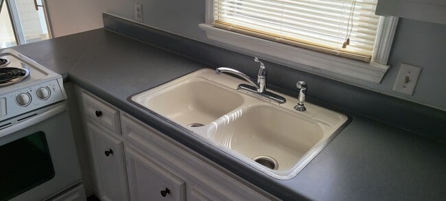 112 Kelly Ct in Goldsboro, NC - Building Photo - Building Photo