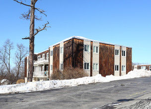 Brafferton Square Apartments in Rensselaer, NY - Building Photo - Building Photo