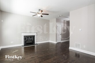 4186 Woodland Park Dr SW in Atlanta, GA - Building Photo - Building Photo