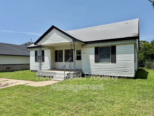 2141 SW 45th St in Oklahoma City, OK - Building Photo - Building Photo