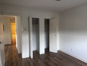 1150 Queens Ave in Victoria, BC - Building Photo - Building Photo