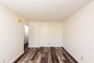 108 S 89th St, Unit 108