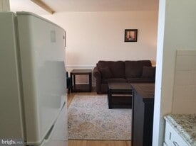 1021 Arlington Blvd in Arlington, VA - Building Photo