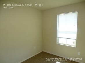 7105 Micayla Cove-Unit -#101 in San Antonio, TX - Building Photo - Building Photo
