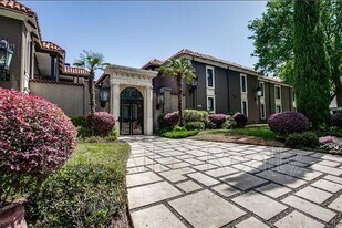 5938 Sandhurst Ln in Dallas, TX - Building Photo