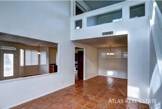 2213 Warm Walnut Dr in Las Vegas, NV - Building Photo - Building Photo