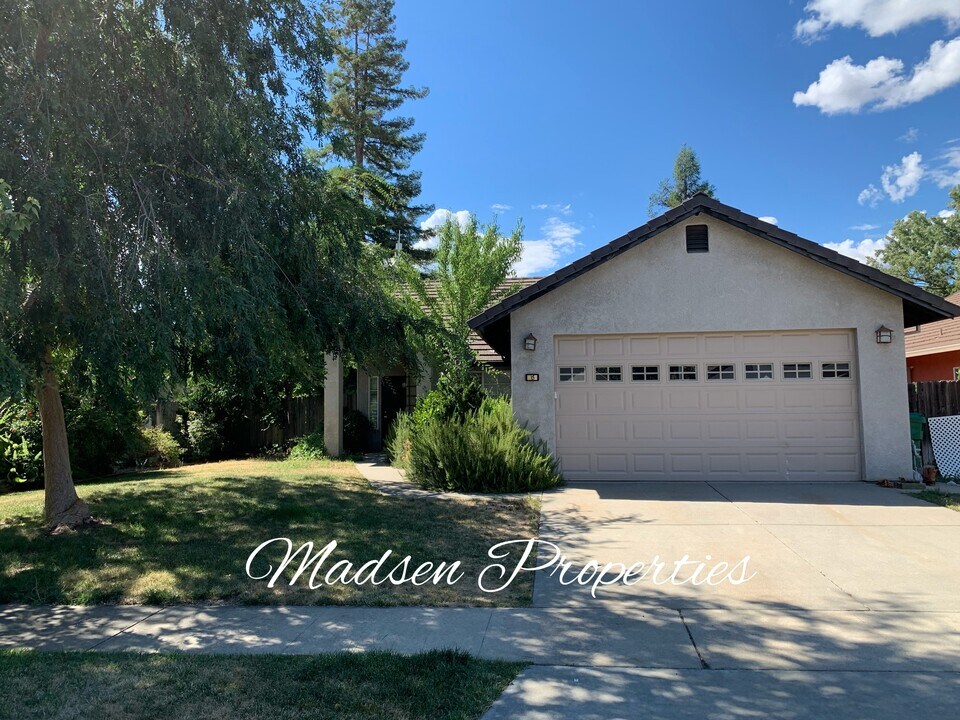 15 Leland Ct in Chico, CA - Building Photo