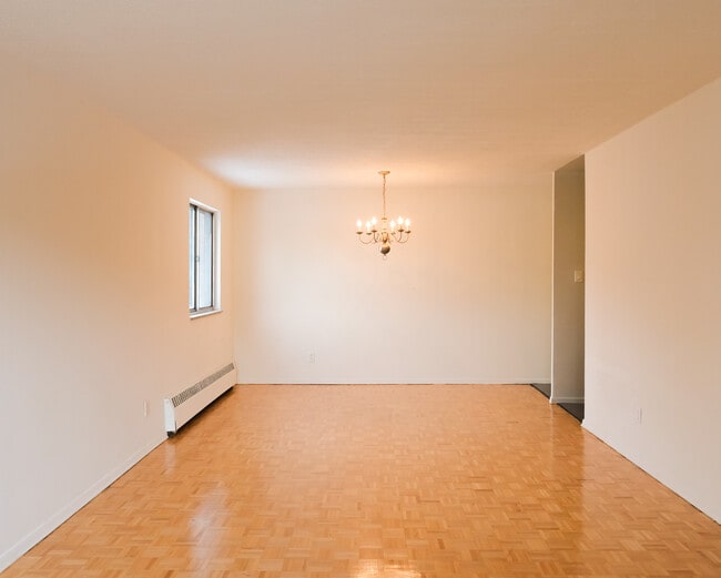 Cedar Hill Apartments in Richmond Hill, ON - Building Photo - Building Photo