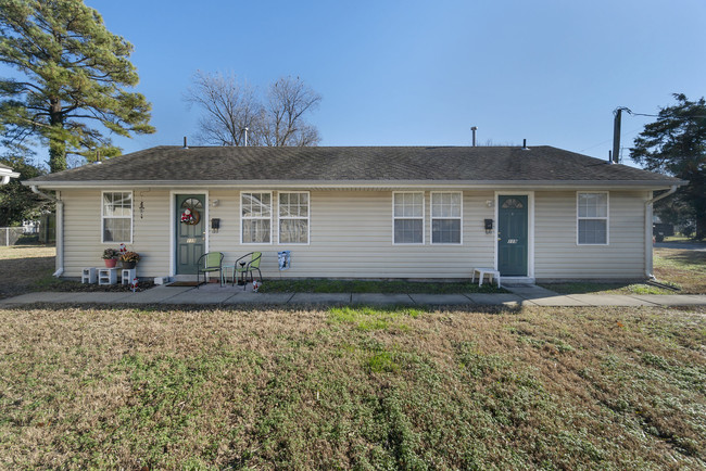 The Kelly Avenue Flats in Hampton, VA - Building Photo - Building Photo