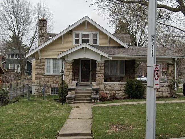 property at 5039 Tracy Ave