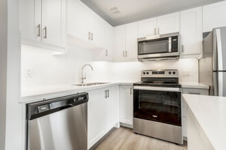 3141 Jaguar Valley in Mississauga, ON - Building Photo - Building Photo