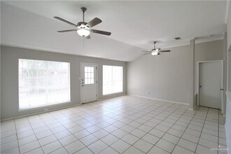2210 E 29th St in Mission, TX - Foto de edificio - Building Photo