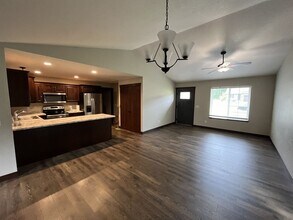 4948 Waylon St in Eau Claire, WI - Building Photo - Building Photo