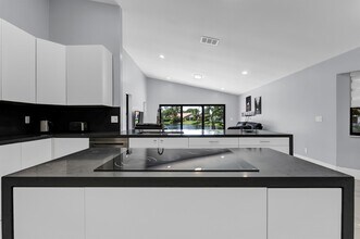 10632 NW 7th St in Plantation, FL - Building Photo - Building Photo
