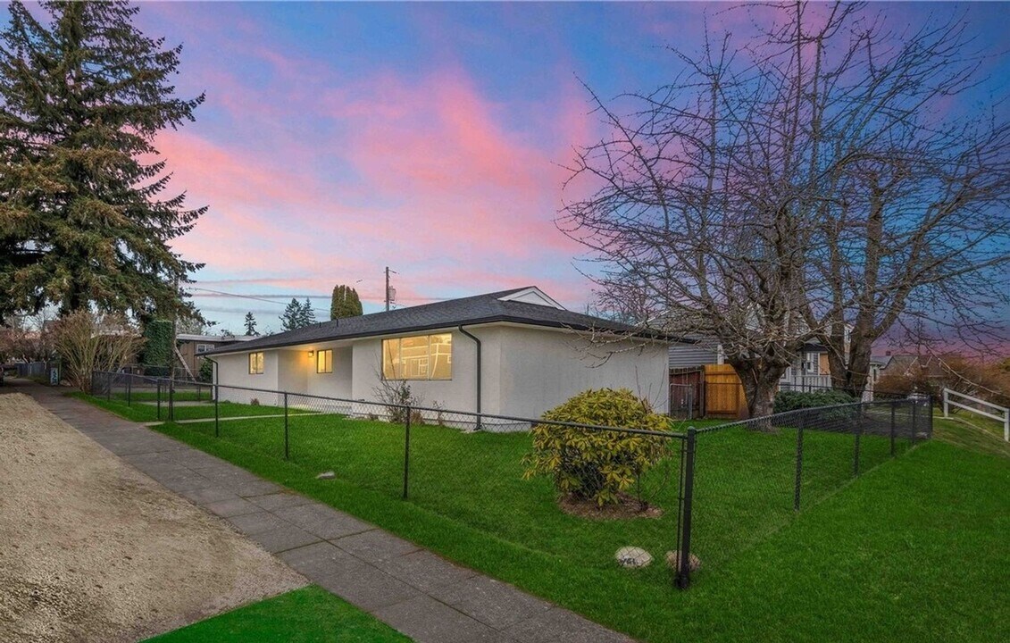 1551 S 35th St in Tacoma, WA - Building Photo