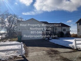 3051 W Gordon Ave in Layton, UT - Building Photo