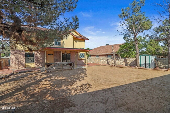 1433 Sierra De Oro Dr in El Paso, TX - Building Photo - Building Photo