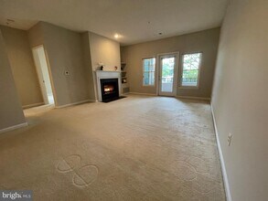 12016 Taliesin Pl-Unit -11 in Reston, VA - Building Photo - Building Photo