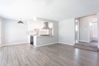 Aiden on Ash in Los Angeles, CA - Building Photo - Interior Photo