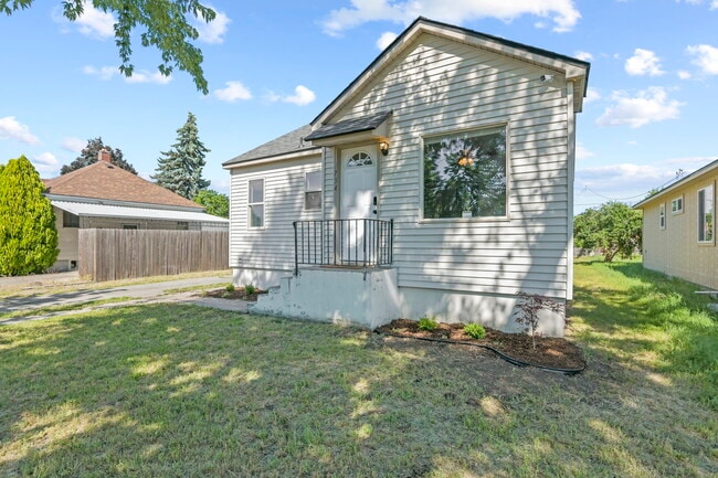 property at 1734 N Stone St