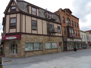 33-37 W Main St in Somerville, NJ - Foto de edificio - Building Photo