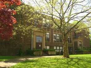 Lincoln Farms in Huntington Station, NY - Building Photo - Building Photo