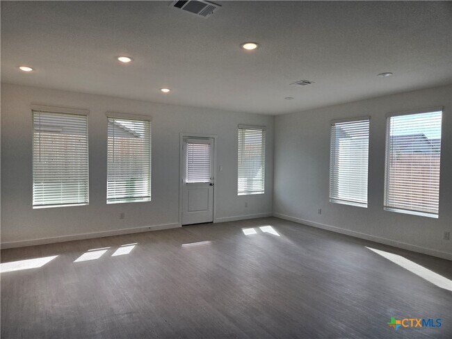 829 El Camino Ct in Seguin, TX - Building Photo - Building Photo