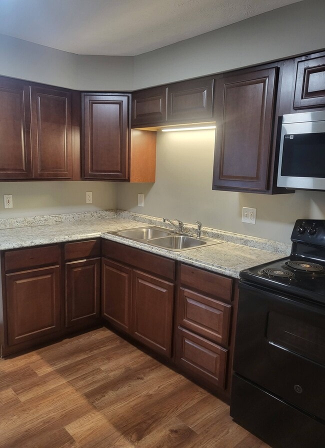 property at 131 W Farragut Rd
