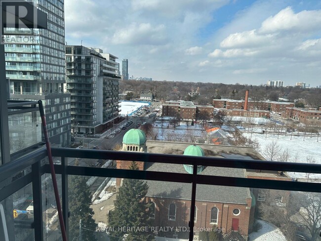 225-225 Sackville St in Toronto, ON - Building Photo - Building Photo