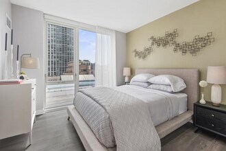 125 N Dearborn St in Chicago, IL - Building Photo - Building Photo