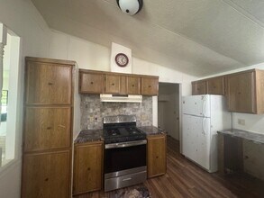 492 Co Rd 486 in Stephenville, TX - Building Photo - Building Photo