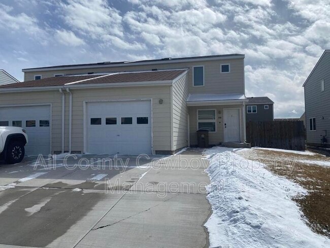 property at 918 E Palmer Dr