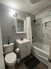 5 Sycamore Dr in Middletown, NY - Building Photo - Building Photo