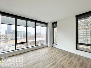1111 W Lake St, Unit 1 in Chicago, IL - Building Photo - Building Photo