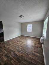 1820 Iris St in North Charleston, SC - Building Photo - Building Photo