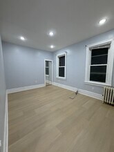 154 W 33rd St in Bayonne, NJ - Building Photo - Building Photo