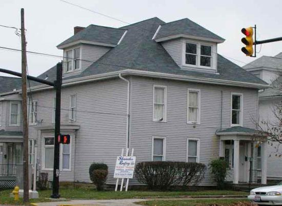 74-76 N Fifth St in Newark, OH - Building Photo