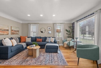 6536 Lawnwood Ave in Parma Heights, OH - Building Photo - Building Photo