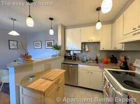 47 Mystic St, Unit #5A in Arlington, MA - Building Photo