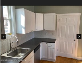 402 S Valley Ave in Olyphant, PA - Building Photo - Building Photo