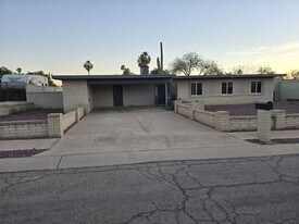 9240 E Holmes St in Tucson, AZ - Building Photo