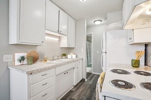 Bellaire Estates in White Bear Lake, MN - Building Photo